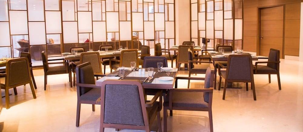 Pimpri-Chinchwad Regenta Central Grand Exotica מראה חיצוני תמונה