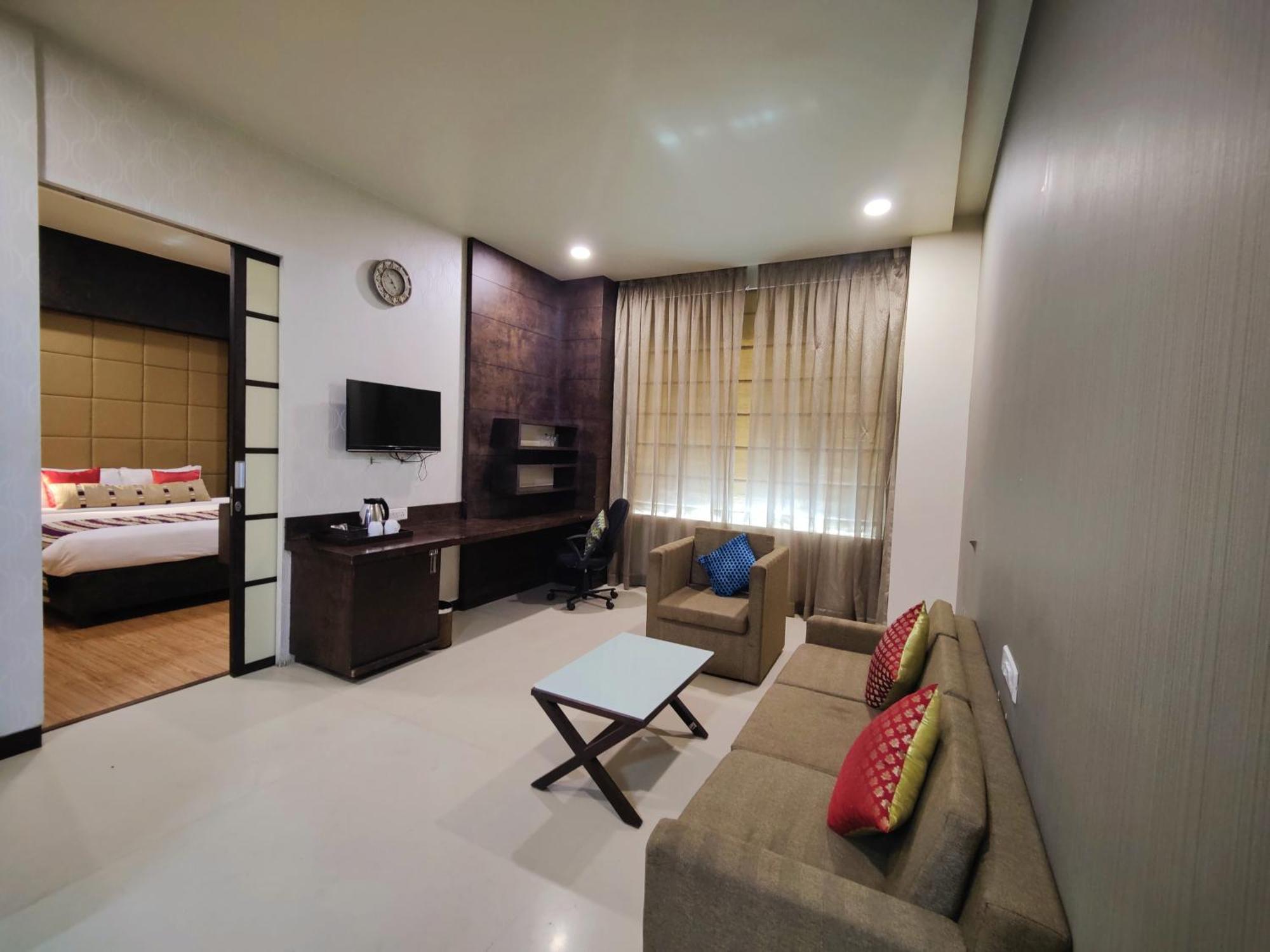 Pimpri-Chinchwad Regenta Central Grand Exotica מראה חיצוני תמונה