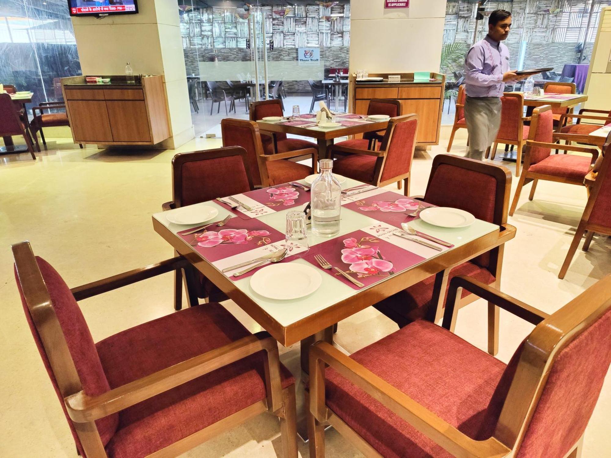 Pimpri-Chinchwad Regenta Central Grand Exotica מראה חיצוני תמונה