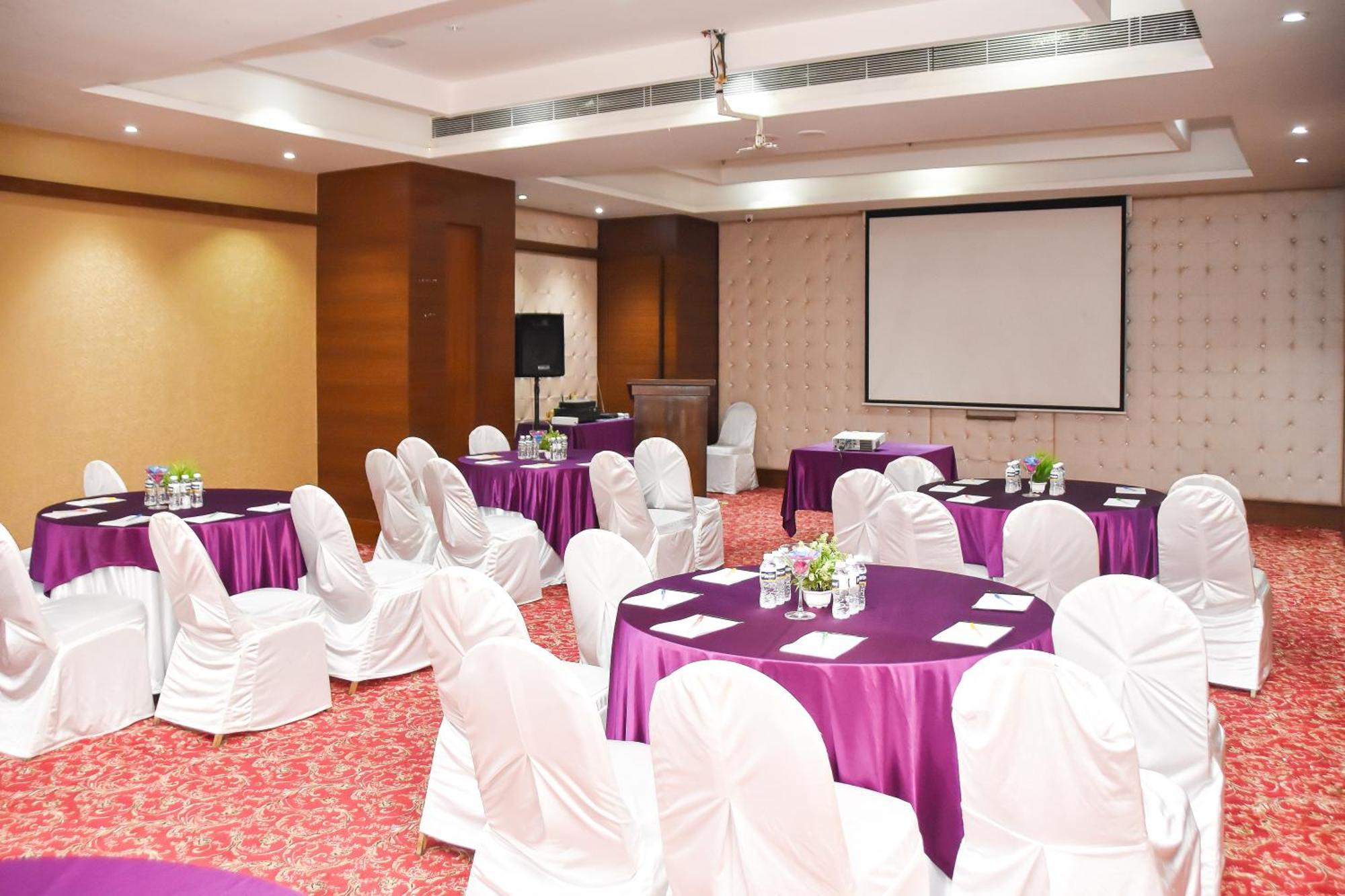 Pimpri-Chinchwad Regenta Central Grand Exotica מראה חיצוני תמונה