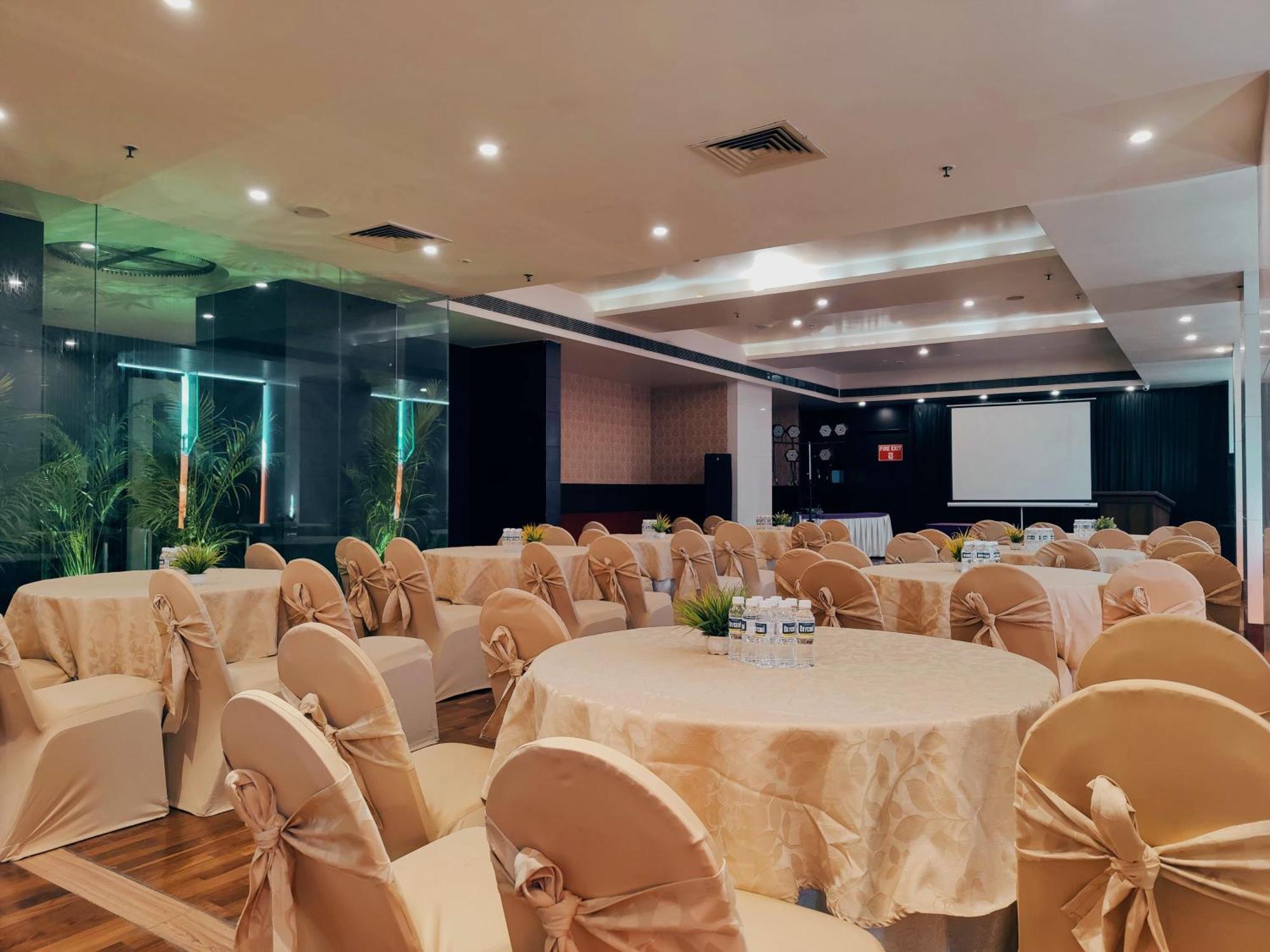 Pimpri-Chinchwad Regenta Central Grand Exotica מראה חיצוני תמונה