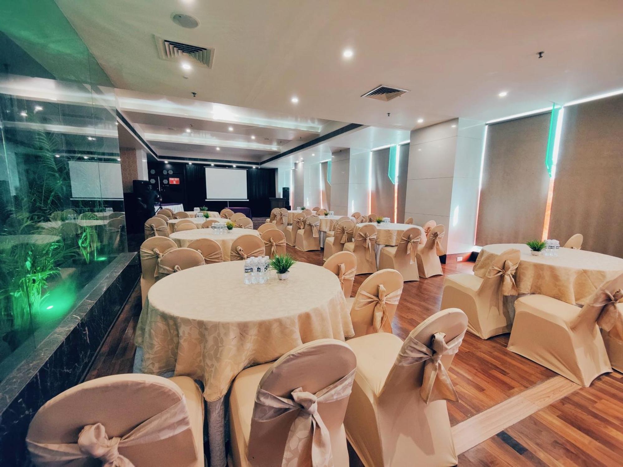 Pimpri-Chinchwad Regenta Central Grand Exotica מראה חיצוני תמונה